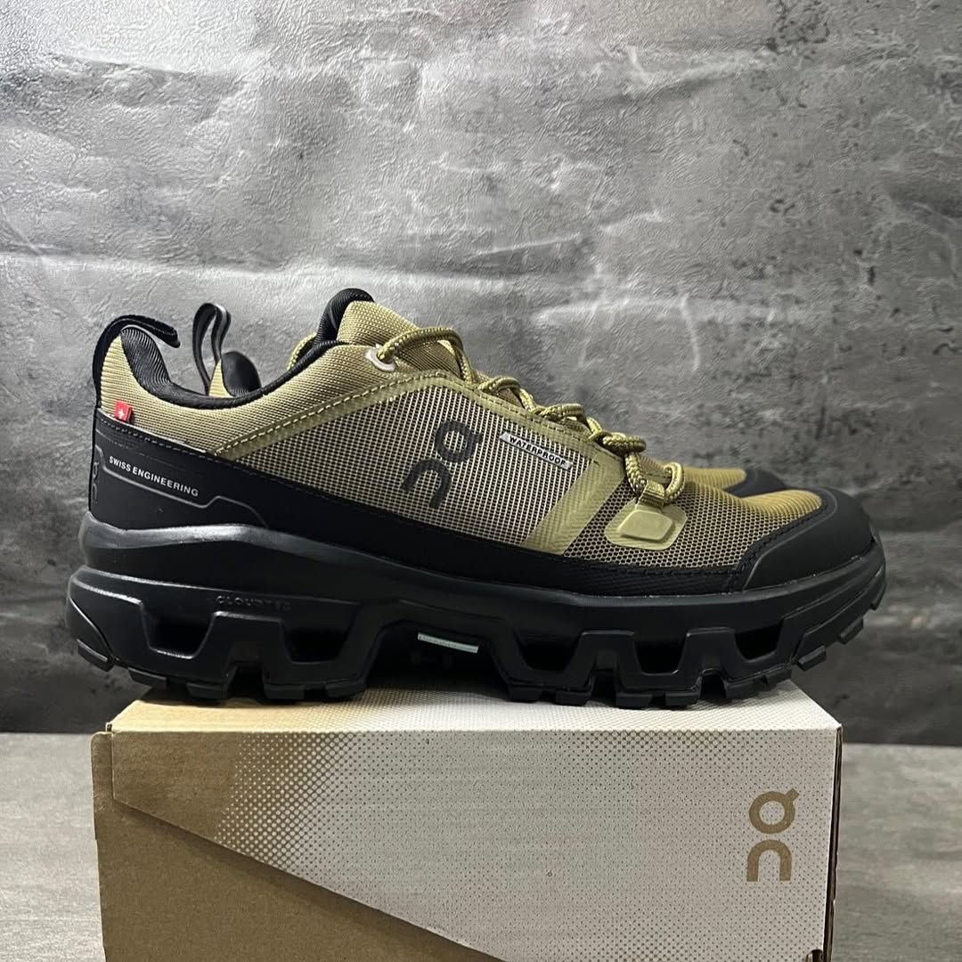 On Cloudrock Low WP- Beown Black